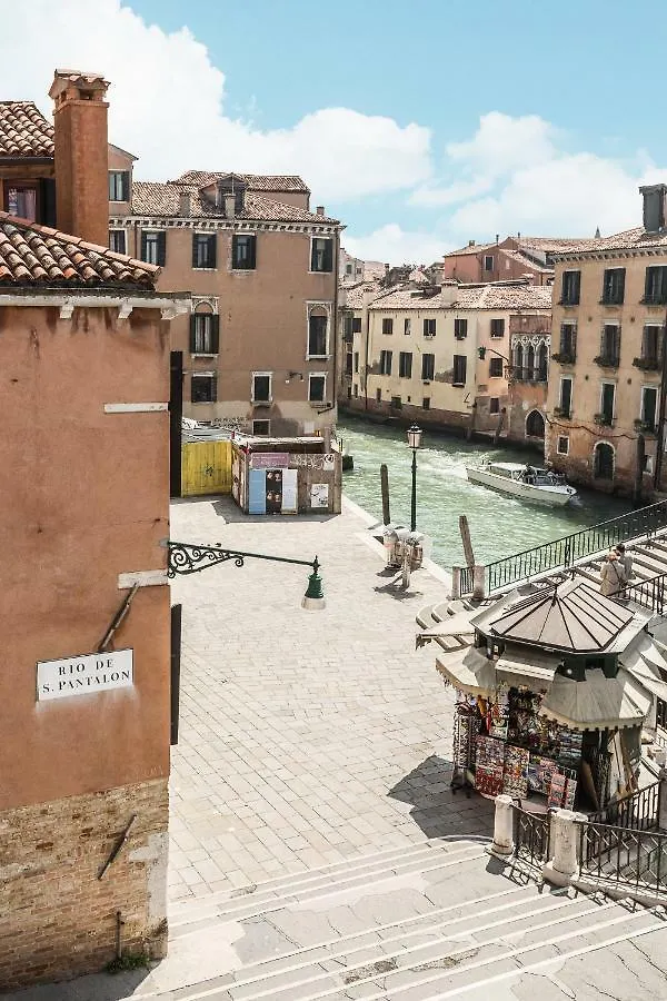 ヴェネツィアCa' Pantalon Terraceアパートメント イタリア